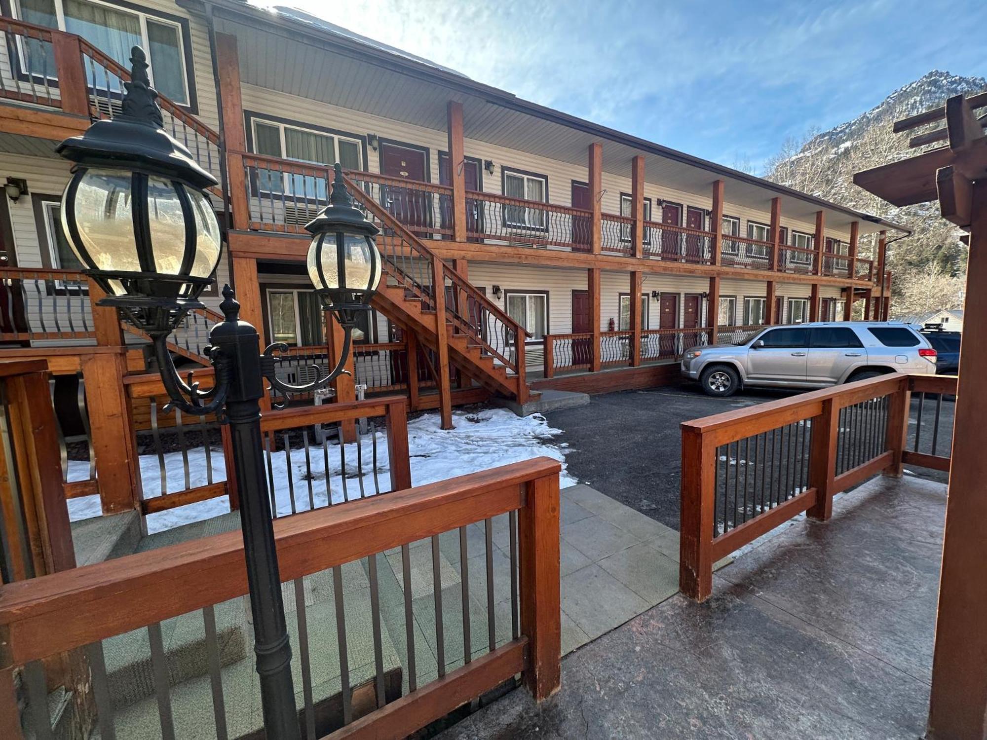 Matterhorn Inn Юрей Екстериор снимка