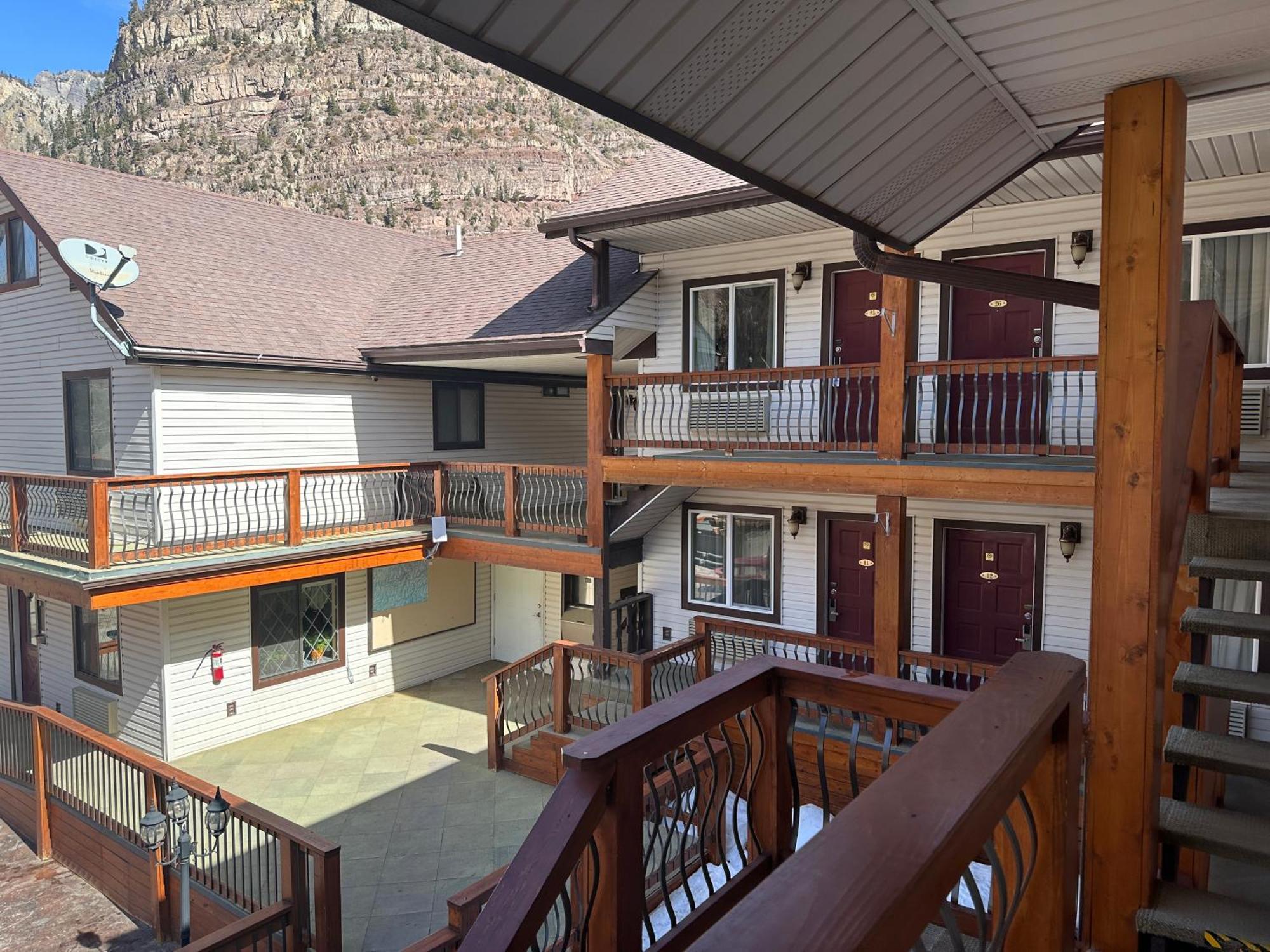 Matterhorn Inn Юрей Екстериор снимка